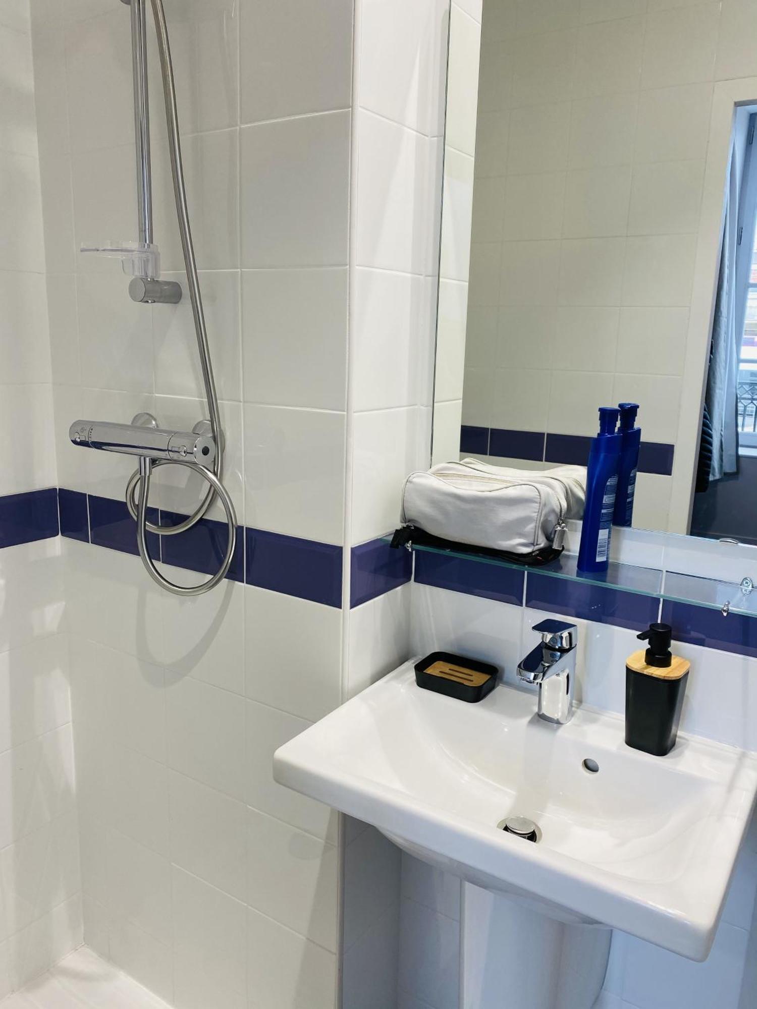 Hostel Flamingo Nimes Gare Centre Ruang foto